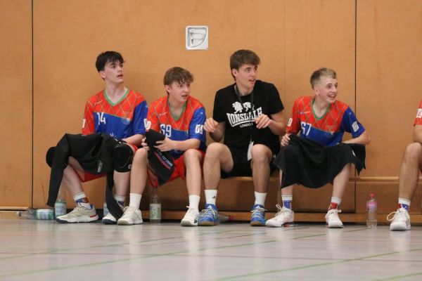 💙❤️ Hier kommen die Bilder zum Spiel unserer MJB gegen den TSV 1896 Reichardtswerben 
Fotos von Marie 💙❤️