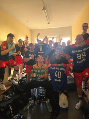 💙❤️ HEIMSIEG! 🥳 Unsere Männer I setzen den Schlusspunkt unter den Heimspieltag und holen sich mit einem klaren 40:23 gegen den HT 1861 Halberstadt e.V. den nächsten Sieg!  
Starke Leistung, Männer weiter so! 👏🏻😎 💙❤️
