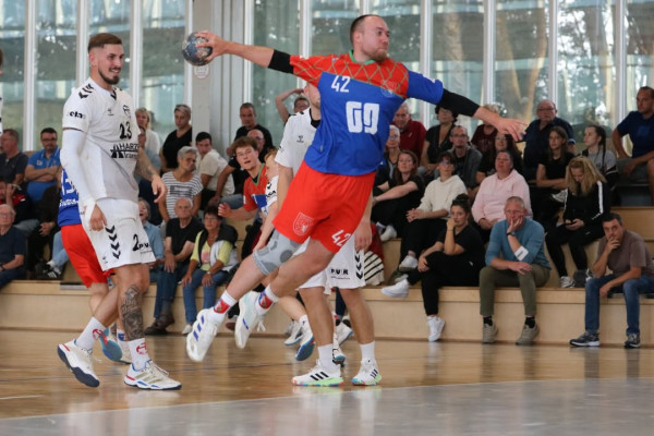 💙❤️Nächste Bilderrunde! 
Hier seht ihr Eindrücke vom Spiel unserer Männer I gegen den HT 1861 Halberstadt e.V. starke Szenen, starke Leistung! 
Fotos von Marie 💙❤️