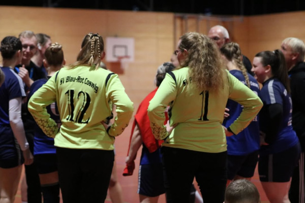 💙❤️ Unsere Frauen müssen sich gestern auswärts knapp mit 26:29 gegen den HSG Wolfen 2000 e.V.  geschlagen geben.  
Schade Mädels! Aber starke Leistung, weiter kämpfen!
Fotos von Marie 💙❤️