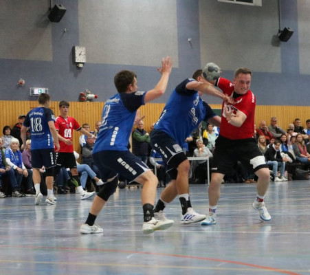 💙❤️Hier kommen die Bilder zum Spiel unserer Männer I gegen den SV 07 Apollensdorf!
Ein intensives Match mit starkem Einsatz auf beiden Seiten seht selbst! 💪📸 😎
Fotos von Marie 💙❤️
