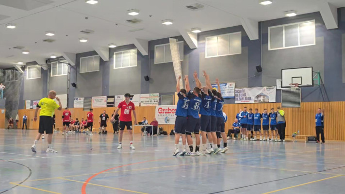 💙❤️ Im Spiel unserer Männer I teilen sich beide Teams die Punkte mit einem 33:33 endet die Partie unentschieden gegen den SV 07 Apollensdorf.
Vielen Dank an alle mitgereisten Fans, ihr seid spitze und immer ein starker Rückhalt! 💙❤️