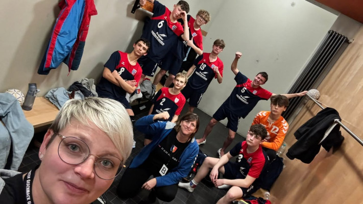 💙❤️ AUSWÄRTSSIEG! 😎 Unsere MJC gewinnt 37:28 gegen den HSG Wolfen 2000 e.V. 💪🏻💙❤️