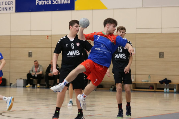 💙❤️ Hier ein paar Eindrücke vom Qualifikationsturnier in Staßfurt für die Saison 25/26 in der Oberliga. 

Unsere Jungs haben die direkte Qualifikation verpasst. Jetzt heißt es abwarten, wie die letzte Qualirunde ablaufen wird.

An dieser Stelle gute Besserung nach HV Rot-Weiss Staßfurt ! 🙏🏻

Fotos von Marie 💙❤️
