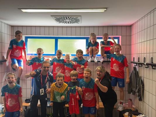 💙❤️ Unsere gemischte E-Jugend gewinnt das Auswärtsspiel 30:12 gegen den SG Kühnau II 
Sehr stark! 💪🏻 😎💙❤️