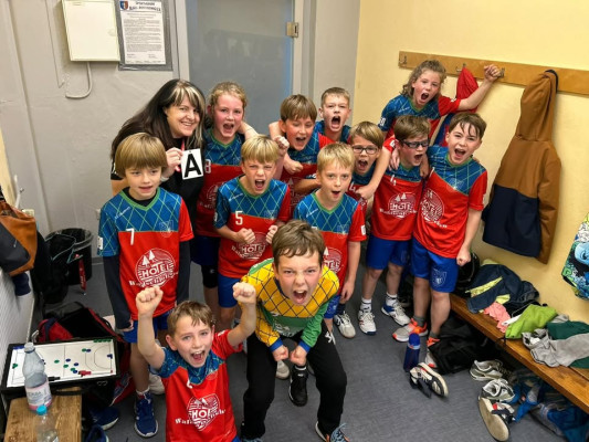 💙❤️ HEIMSIEG! 🥳 Unsere gemischte E-Jugend gewinnt 33:26 gegen den DRHV 06 😎💙❤️