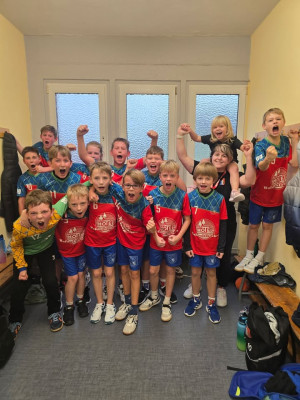 💙❤️ HEIMSIEG! 🥳 Unsere gemischte E-Jugend gewinnt 33:28 gegen den Jessener SV 53 e.V. II 💙❤️